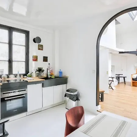 On Rue Pierre Fontaine