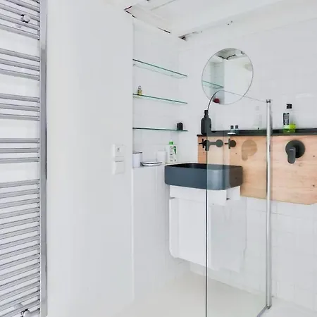 아파트 On Rue Pierre Fontaine 파리