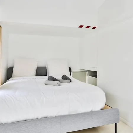 아파트 On Rue Pierre Fontaine 파리